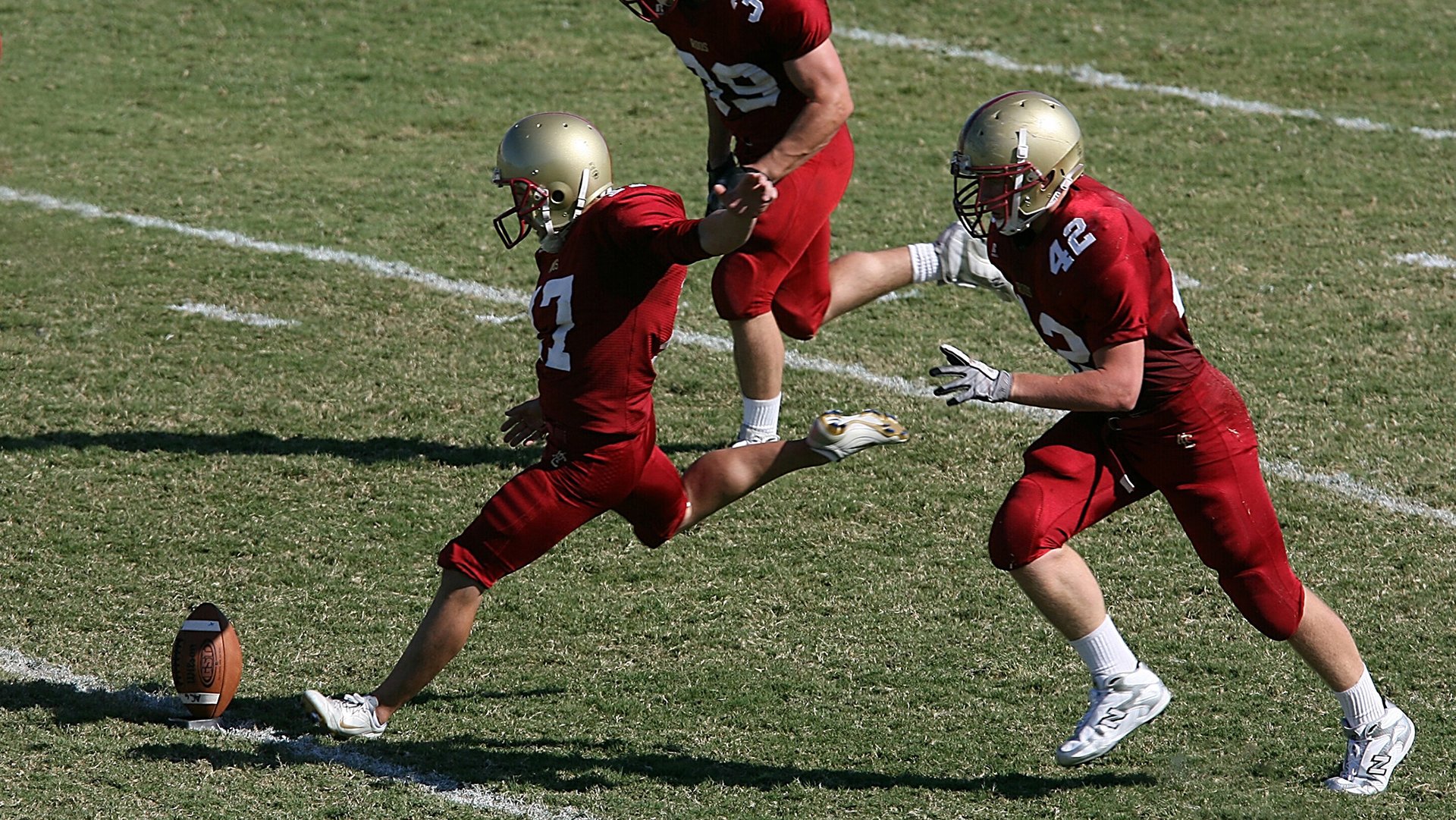 “帕布罗·马特拉的坚韧斗志,让阿根廷美洲狮队防线更加不可撼动”